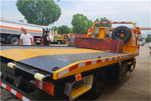 西客站附近拖车电话号码服务