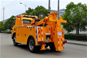 西客站高速路拖车费